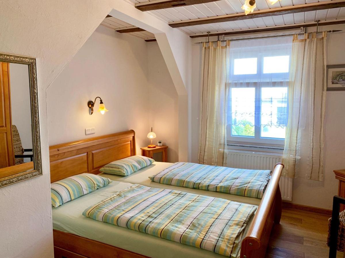 Villa-Rosengarten-Ferienwohnung-Baumhaus-Mit-Seeblick 사스니츠 외부 사진