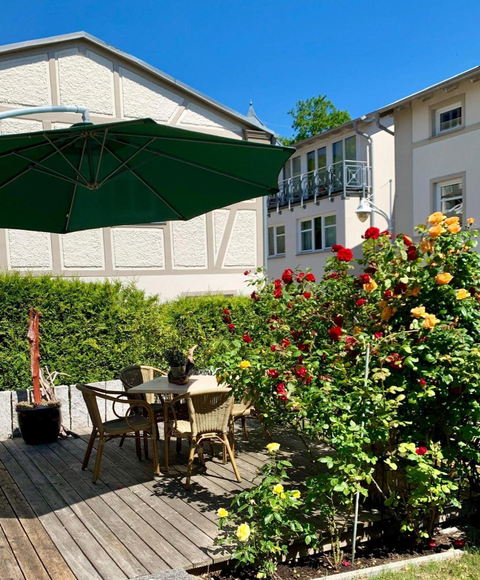 Villa-Rosengarten-Ferienwohnung-Baumhaus-Mit-Seeblick 사스니츠 외부 사진